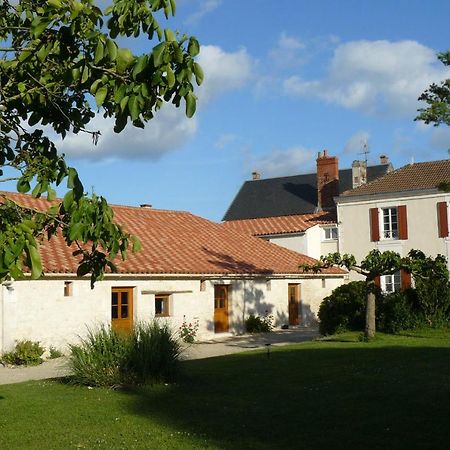 Chambres d'hôtes Les Tilleuls Les Velluire-sur-Vendee Extérieur photo