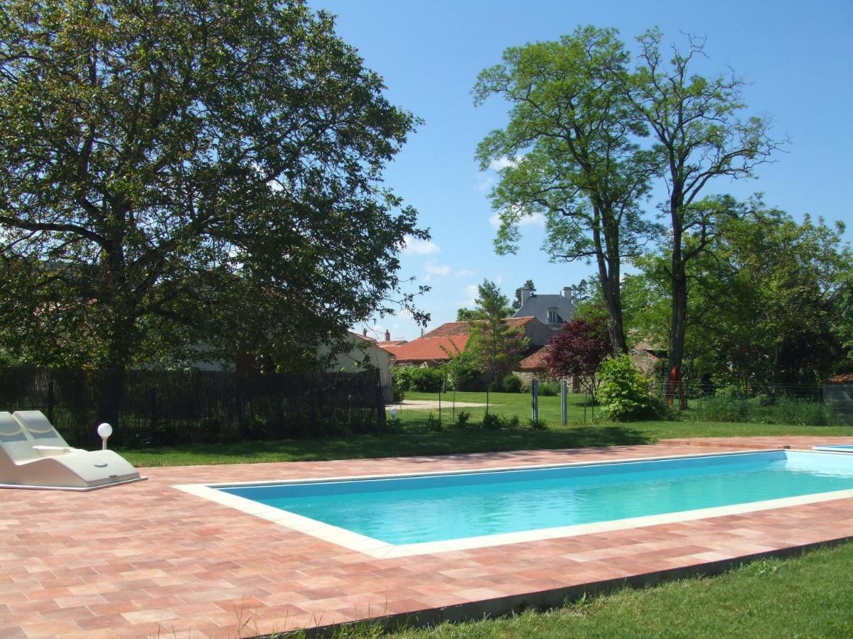 Chambres d'hôtes Les Tilleuls Les Velluire-sur-Vendee Extérieur photo