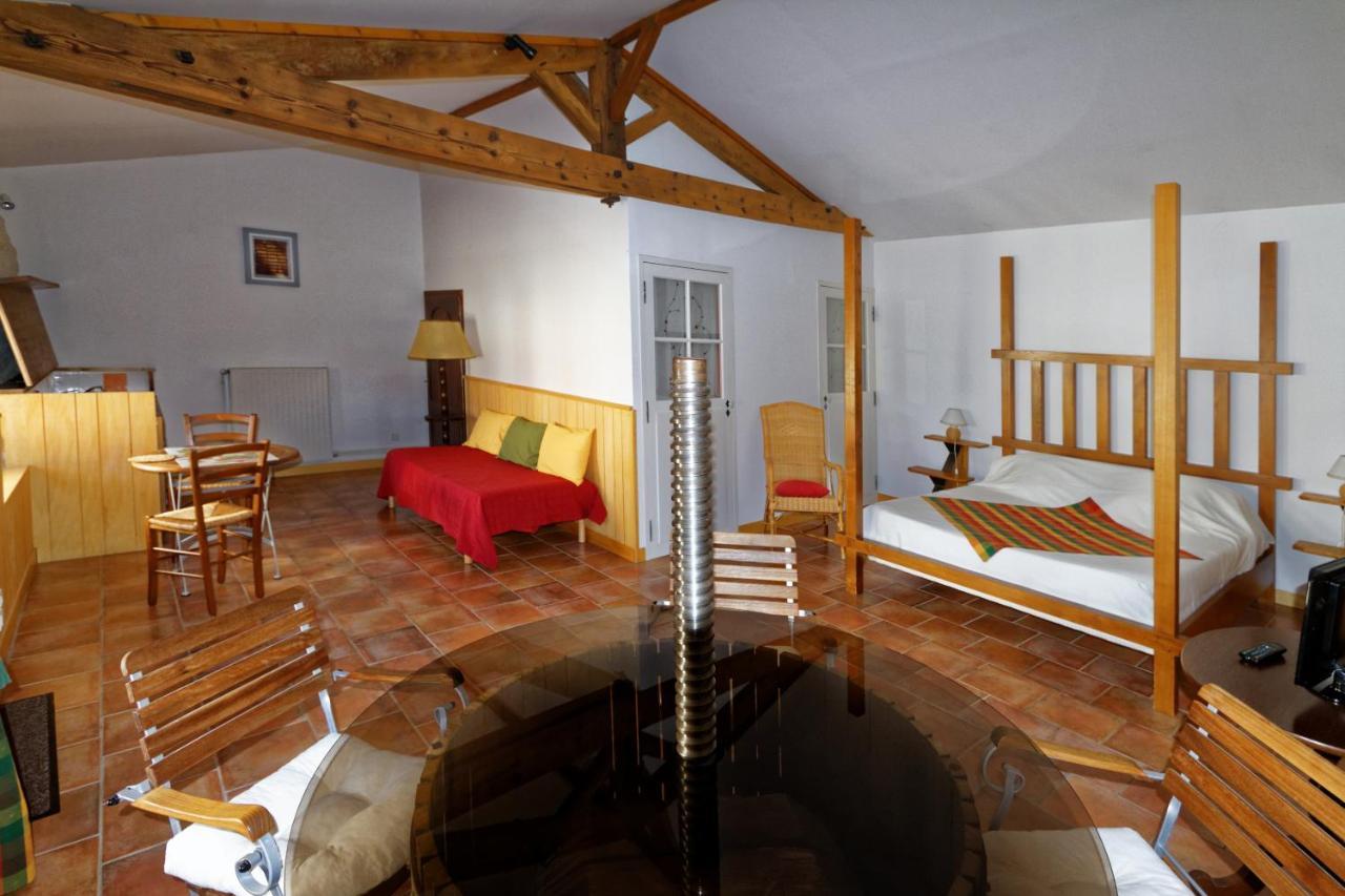 Chambres d'hôtes Les Tilleuls Les Velluire-sur-Vendee Extérieur photo