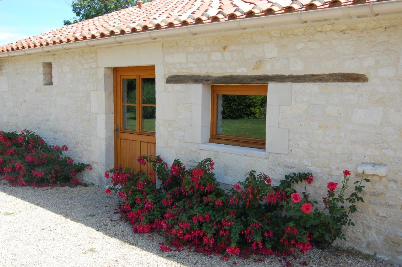 Chambres d'hôtes Les Tilleuls Les Velluire-sur-Vendee Extérieur photo